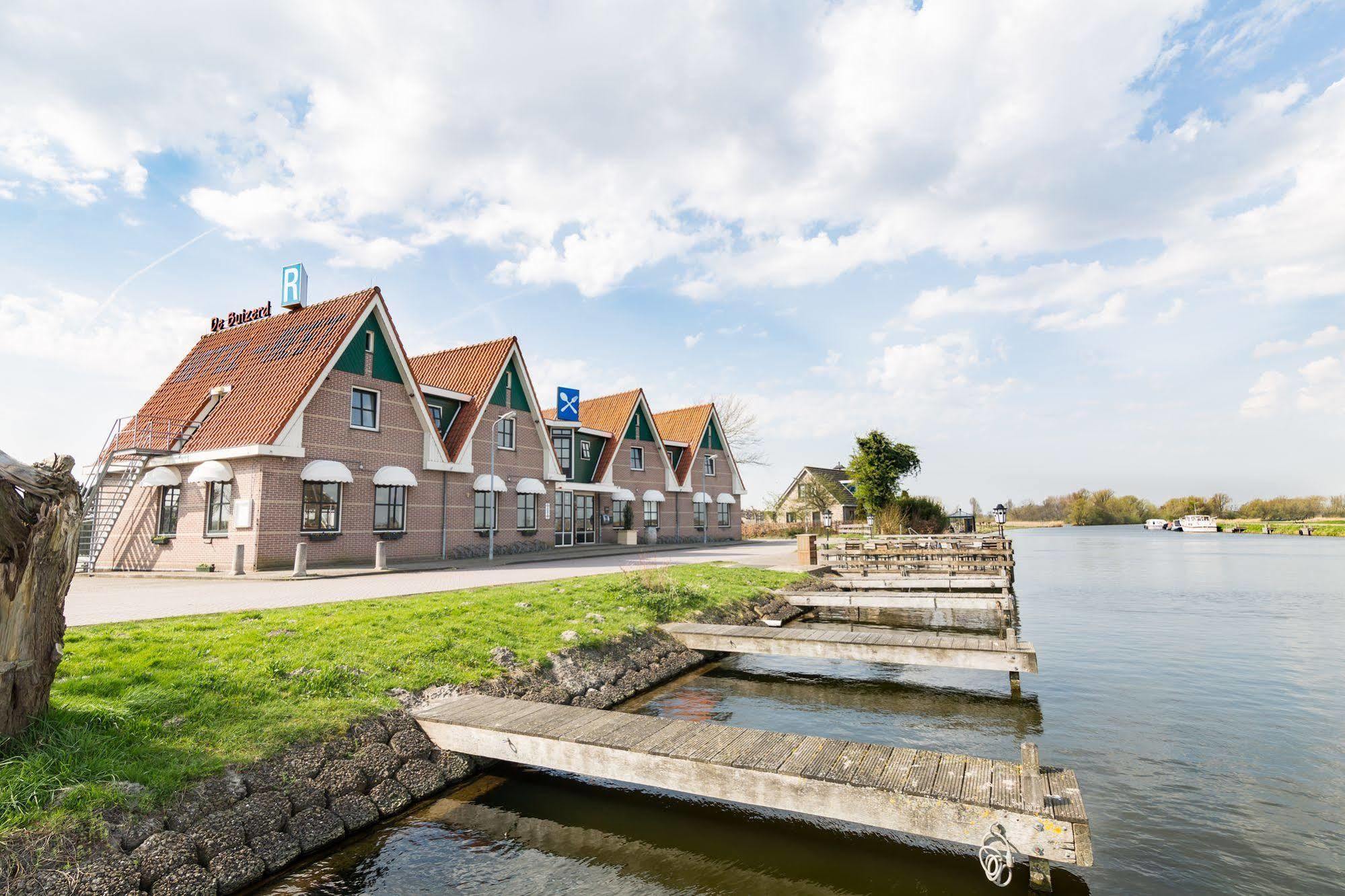 Hotel Restaurant De Buizerd Langedijk Esterno foto